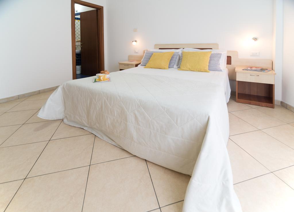 Residence Mediterraneo Rimini Rum bild