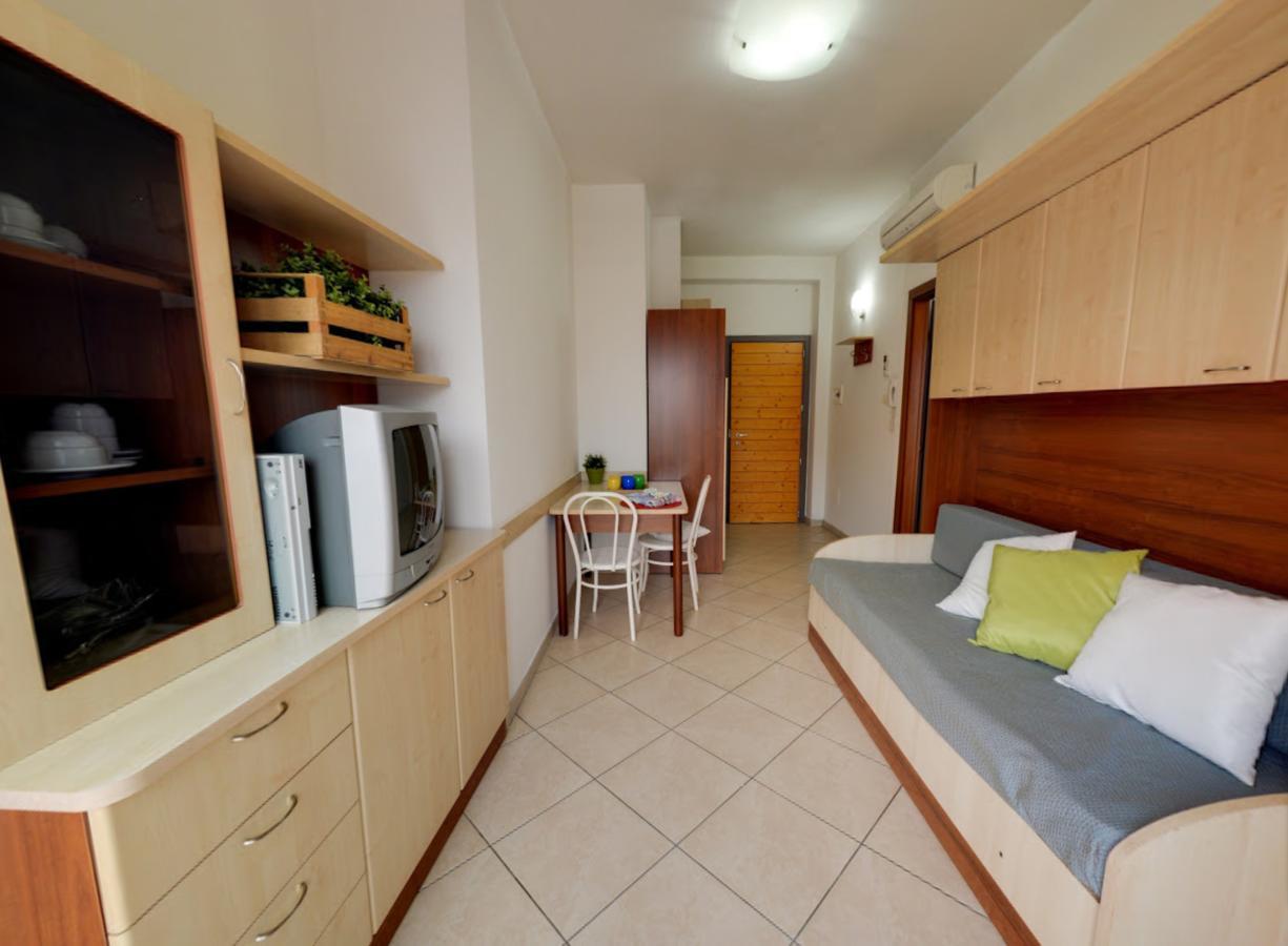 Residence Mediterraneo Rimini Exteriör bild