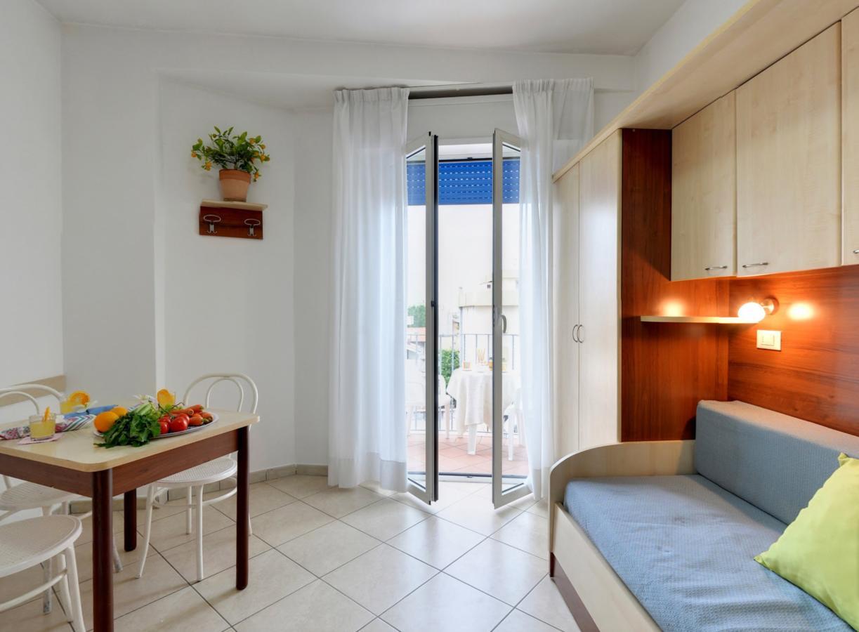 Residence Mediterraneo Rimini Exteriör bild