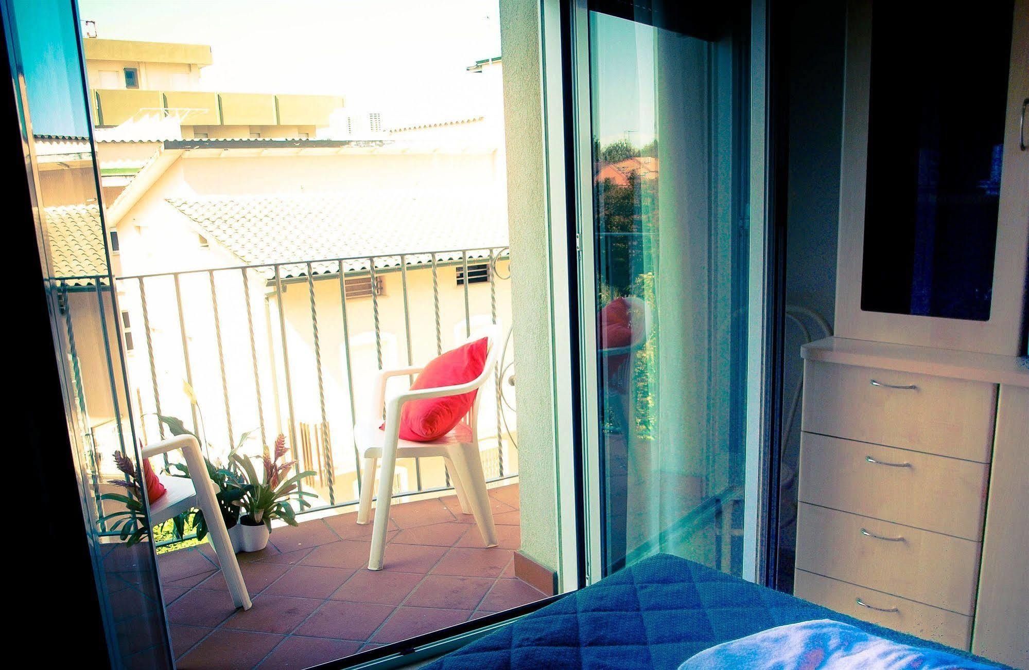 Residence Mediterraneo Rimini Exteriör bild